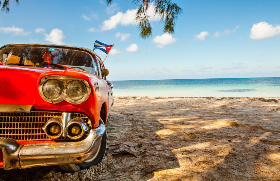 Картина на холсте Красная машина на Кубе, арт hd1086701