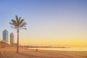 Фотообои Пляж Барселоны на закате